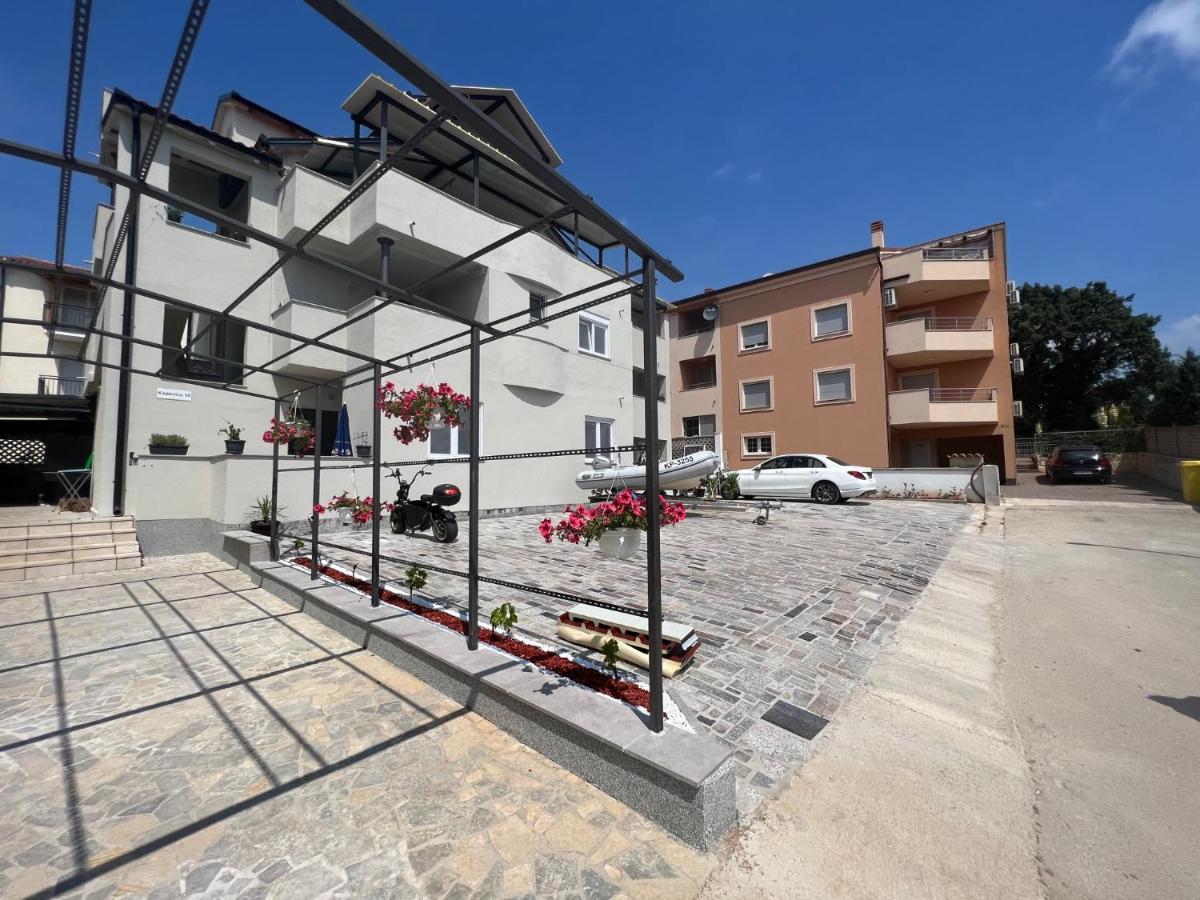 Apartments Melek Medulin Exterior foto